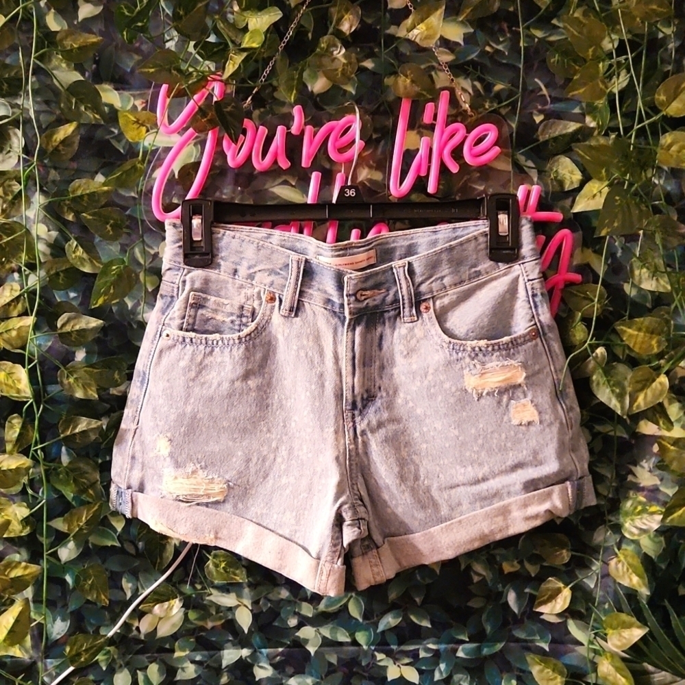 Girls Distressed Levi Shorts New Without Tags